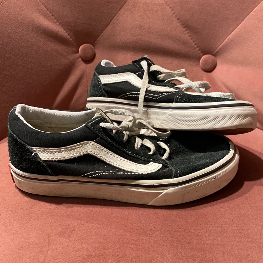 Unisex vans.